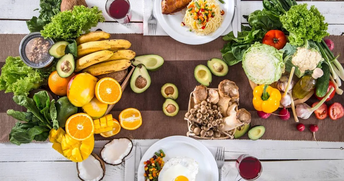 Survei Jakpat: Cara Orang Indonesia Menjaga Pola Makan Sehat dan Kebiasaan Minum Air Putih