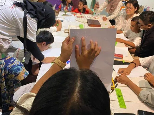 Yayasan Sadar Belajar Gelar Mini-Workshop Literasi Braille di JNM Bloc Yogyakarta