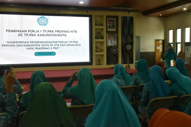 TP PKK NTB Gelar Pembinaan Pokja I untuk Perkuat Kader PKK Sumbawa Tangani Isu Sosial