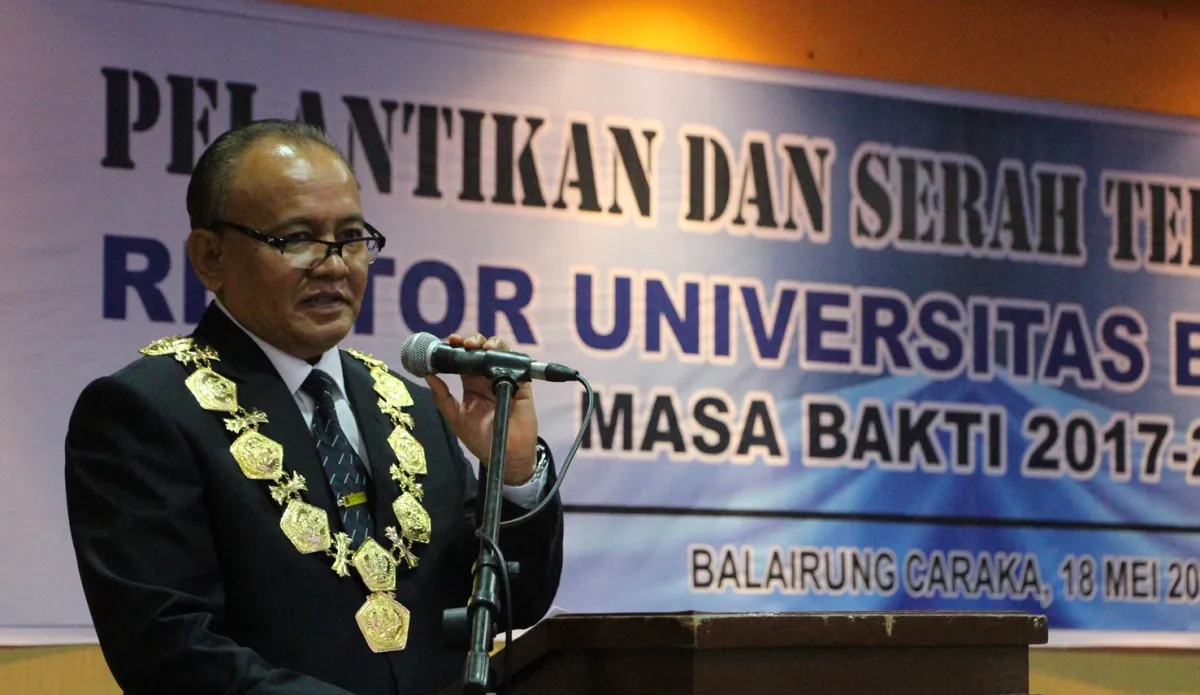 Profil Rektor Universitas Bung Hatta 2017–2021: Prof. Dr. Azwar Ananda, MA