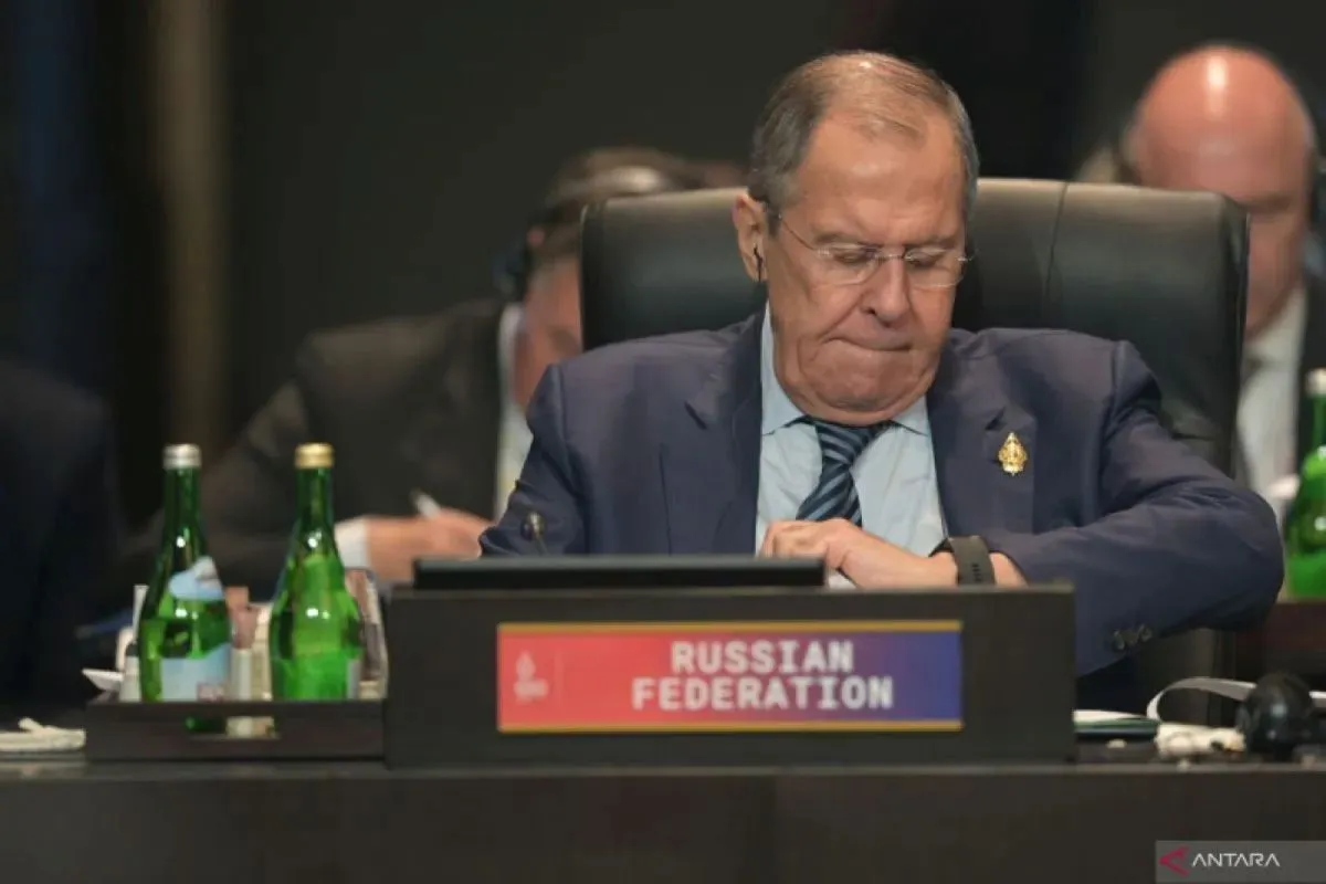Lavrov: Rusia Siap Tanggapi Pengerahan Pasukan Eropa di Ukraina dan Penyitaan Aset yang Dibekukan