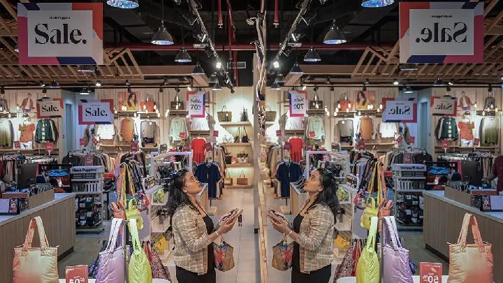 Fenomena Rojali-Rohana di Mal: Keramaian Tanpa Transaksi dan Perubahan Strategi Ritel