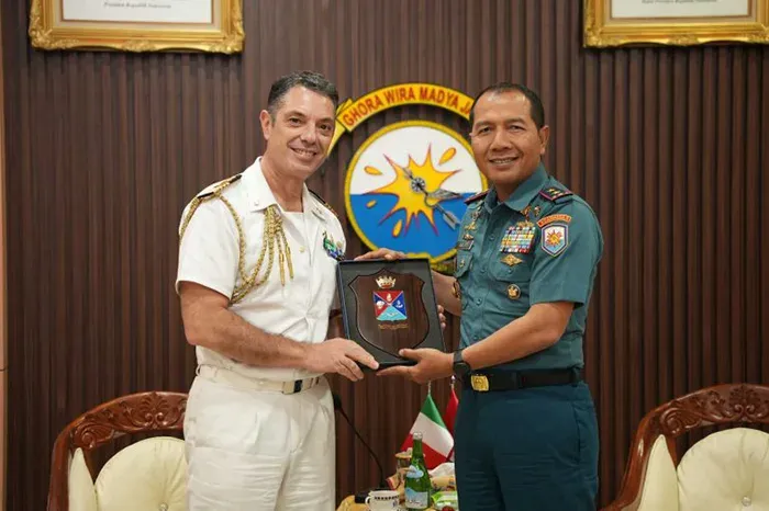 Pangkoarmada II Terima Kunjungan Atase Pertahanan Italia, Bahas Kolaborasi Latihan dan Keamanan Kawasan