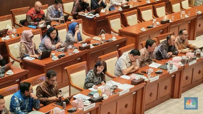 Meutya Hafid: Spektrum 1,4 GHz Jadi Andalan Internet Murah, Target Layani 10,8 Juta Rumah Tangga pada 2030