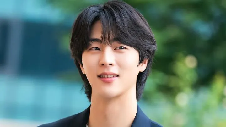 Kim Mu Jun Tanggapi Komentar Disebut Mirip Jin BTS Usai Final Drama "Dynamite Kiss"