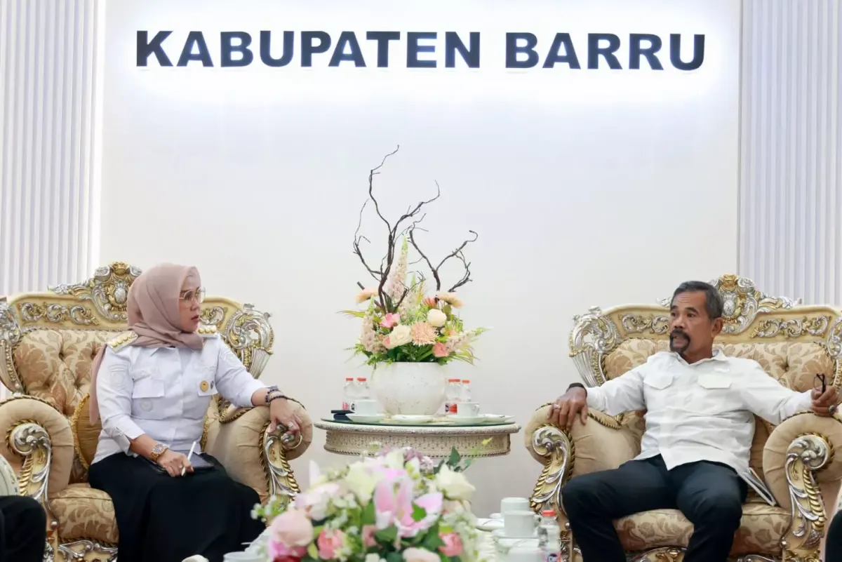 Sehari Setelah Peluncuran, Bupati Barru Rapatkan OPD Bahas Kesiapan Call Center 112 dan Aplikasi Digital