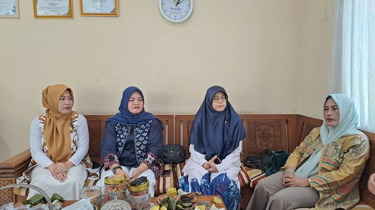 Komisi I DPRD Kabupaten Cirebon Evaluasi Layanan Adminduk dan Penerapan Aplikasi Srikandi di Kecamatan Tengah Tani