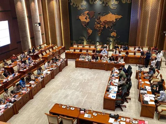 Menkomdigi Menargetkan Seluruh Desa Terkoneksi Internet pada 2026, Sekitar 2.500 Masih Blank Spot