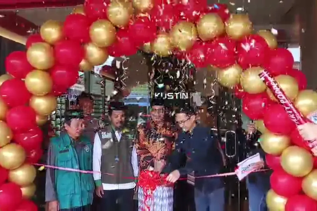 Optik Kustin Buka Cabang di Mrican, Salurkan 400 Kacamata Gratis untuk Warga Kurang Mampu