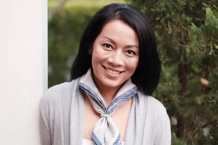 Profil Dewi Lestari: Penulis dan Penyanyi yang Merilis Buku Kolaborasi “Selaras” Bersama Mendiang Reza Gunawan