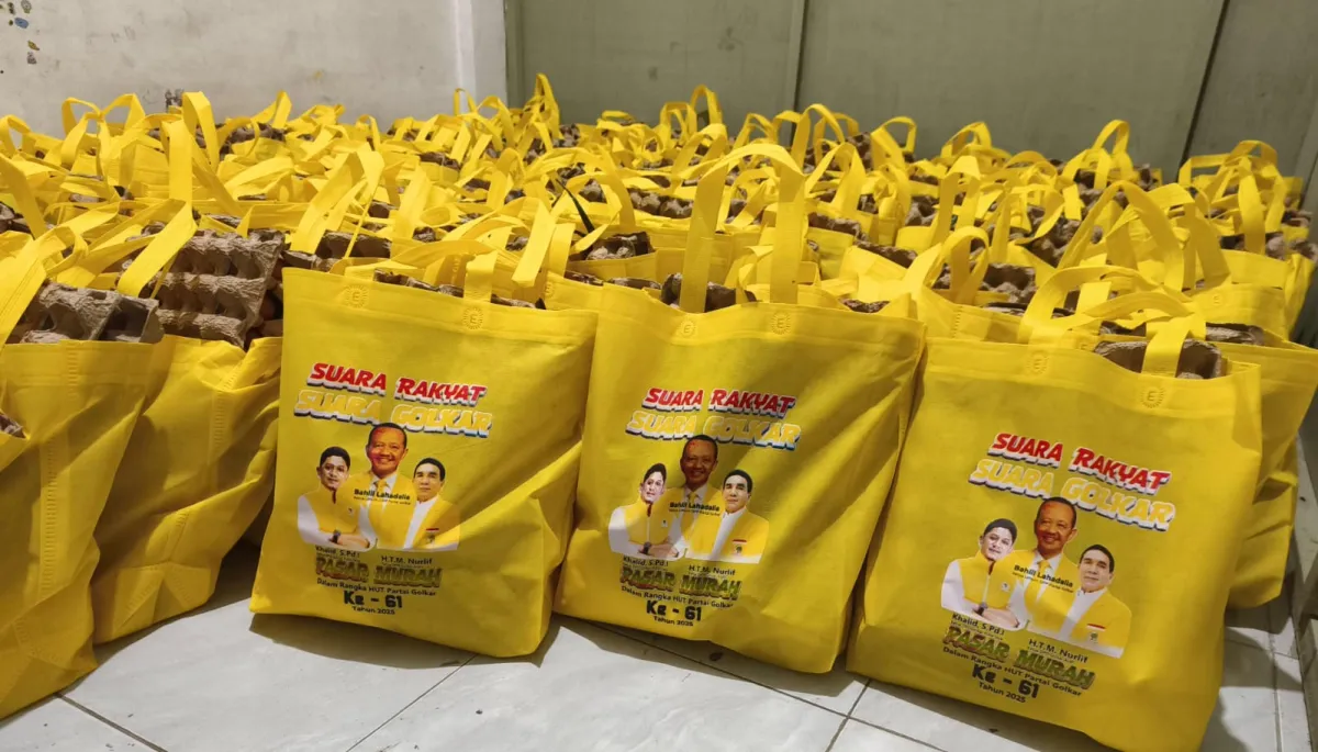 Golkar Pidie Jaya Gelar Pasar Murah Sembako untuk Peringati HUT ke-61