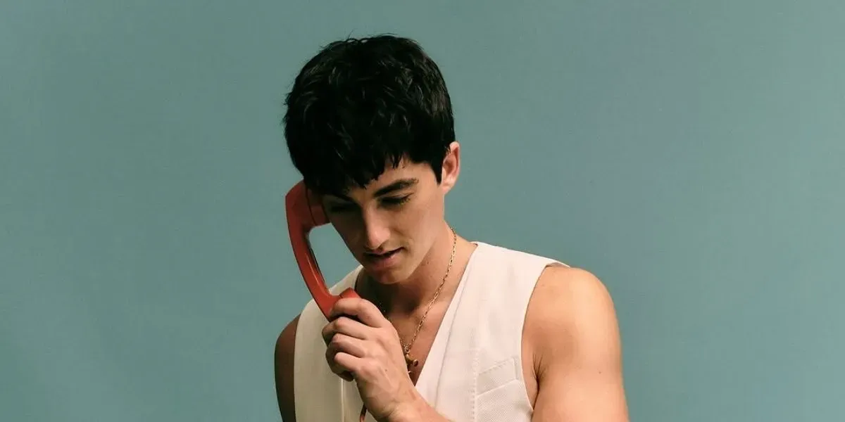 Elijah Woods Rilis Single “I Miss You” Jelang Album Perdana “Can We Talk?”