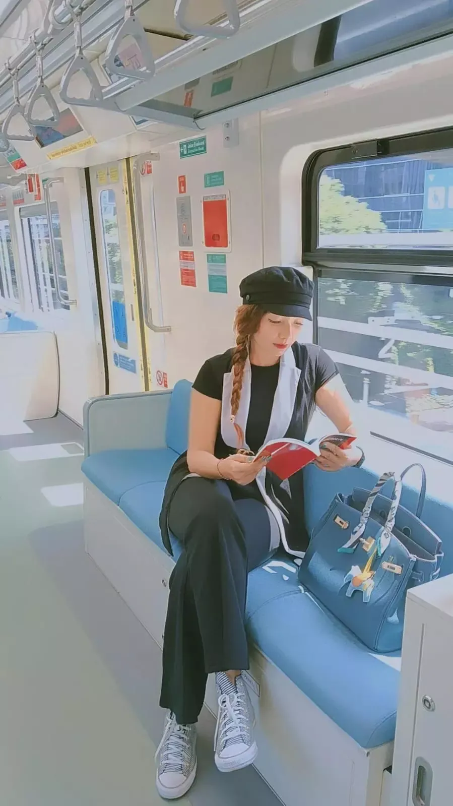 Ayu Hendranata: Aktivitas Komunikasi Kreatif, Produksi Konten, dan Keterlibatan Sosial