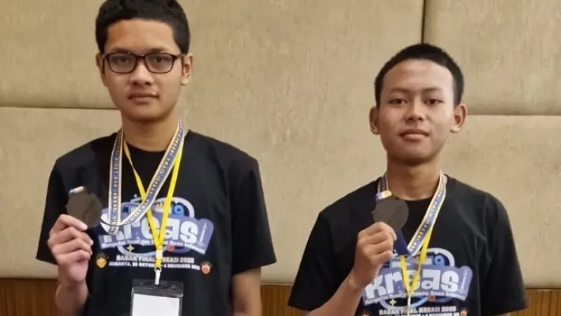 Dua Siswa MAN 12 Jakarta Barat Raih Juara 3 Nasional di KREASI 2025
