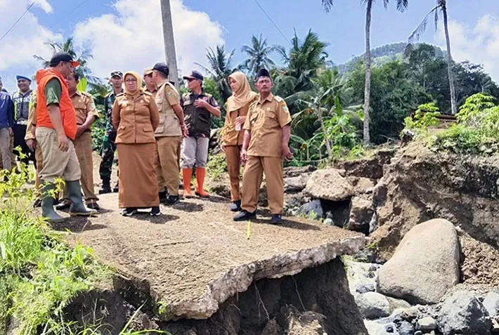 Pergerakan Tanah di Desa Sampang Sempor Terus Berkembang, Pemkab Kebumen Lakukan Penanganan Cepat