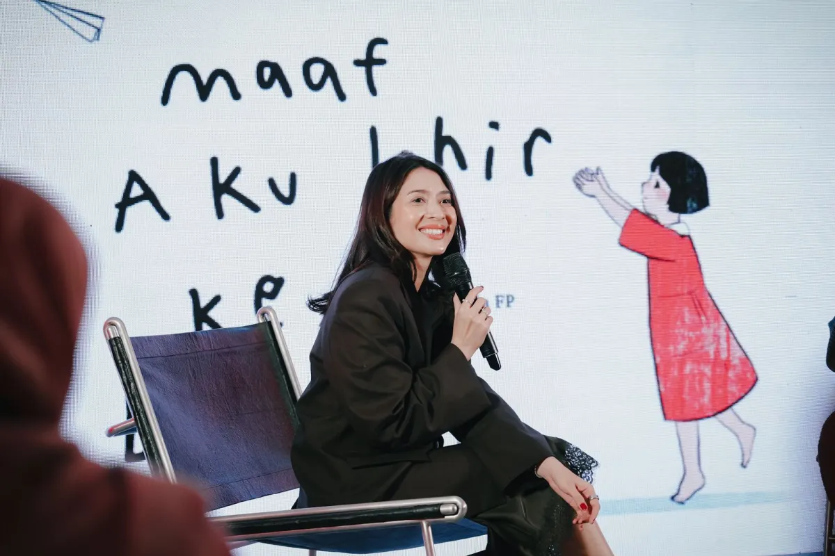 Marchella FP Luncurkan Buku “Maaf Aku Lahir Ke Bumi”, Bab Baru Semesta NKCTHI untuk Pembaca yang Beranjak Dewasa