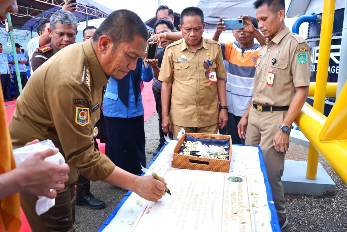 Bupati Luwu Timur Resmikan Instalasi Pengelolaan Air Perumdam Waemami Berkapasitas 50 Liter per Detik