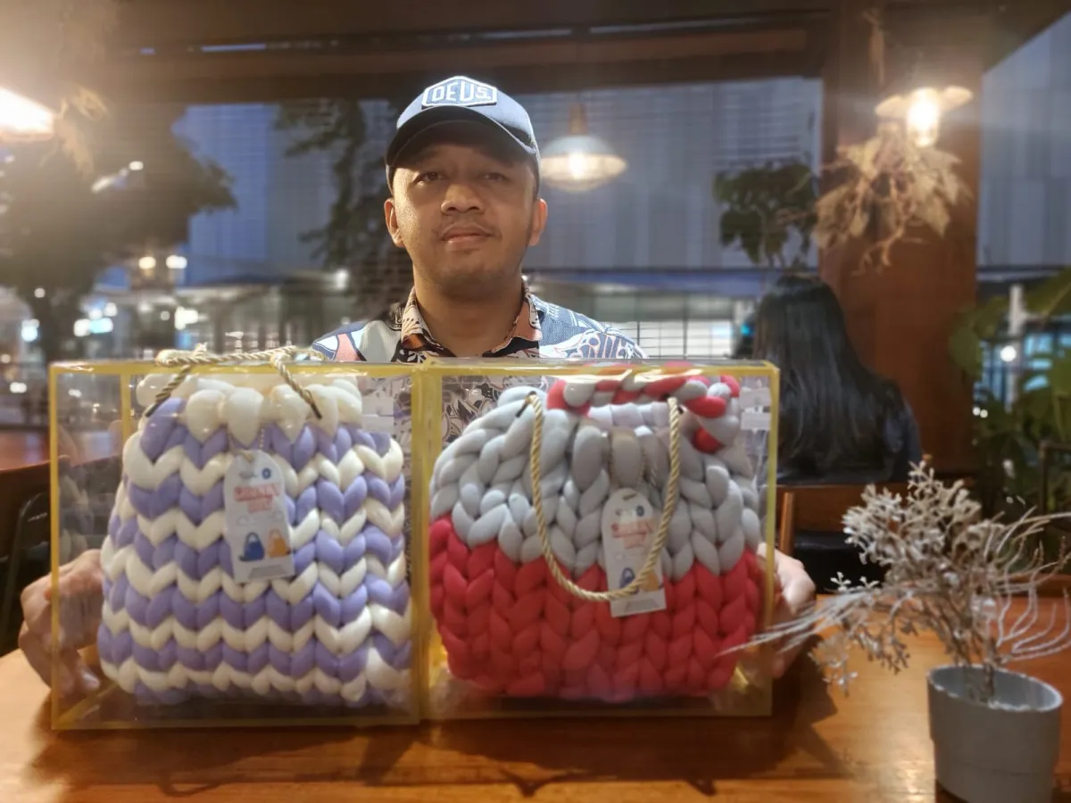 Chunky Bag Karya Ibu-Ibu PKK Pakulonan Laris di Tangsel Art Festival