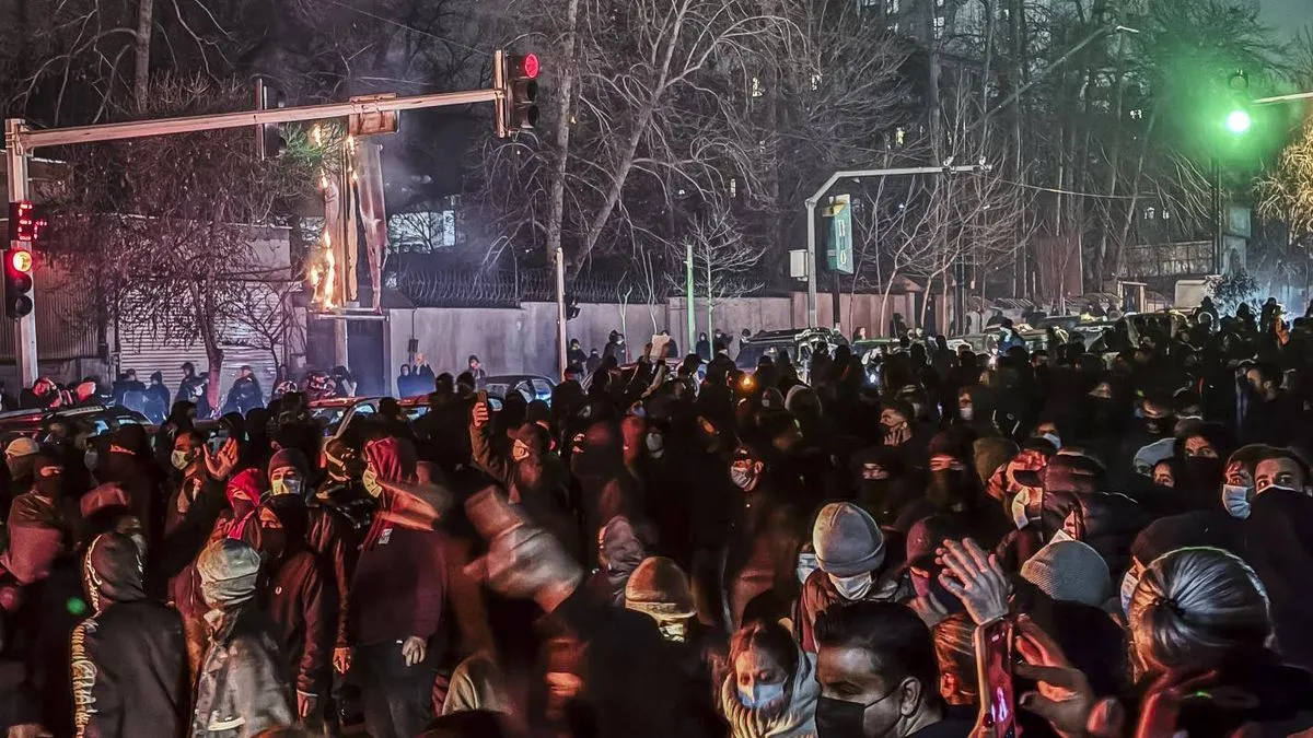 Gelombang Protes Meluas di Iran, Ribuan Dilaporkan Tewas dan Puluhan Ribu Ditangkap