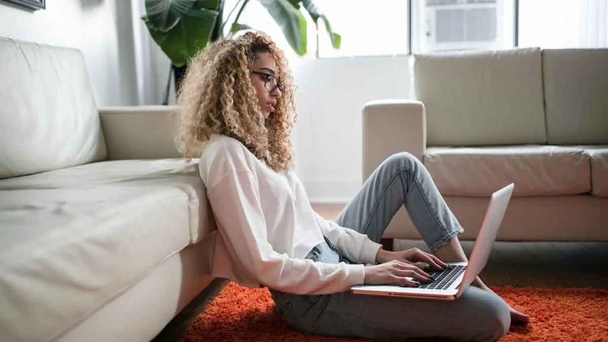 Stay at Home Jadi Pilihan Gaya Hidup: Cara Tetap Produktif, Sehat Mental, dan Terhubung dari Rumah