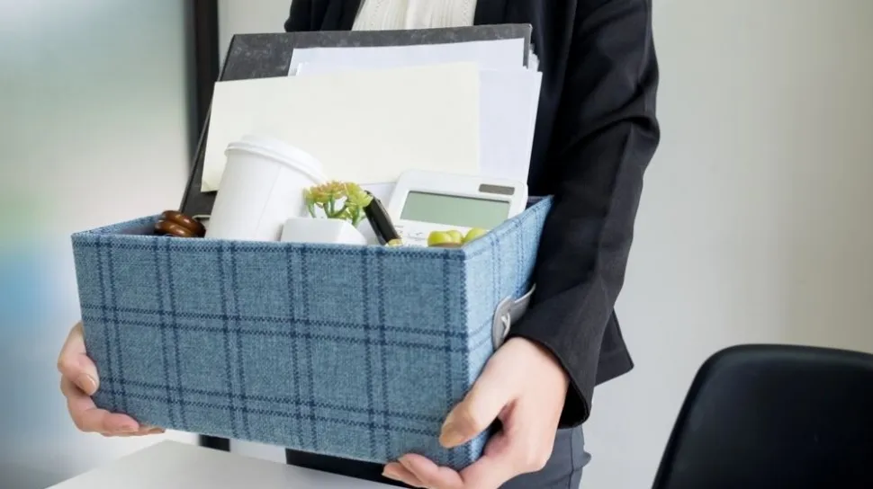 Mengenal Job Hugging, Tren Bertahan di Pekerjaan di Tengah Tekanan Ekonomi