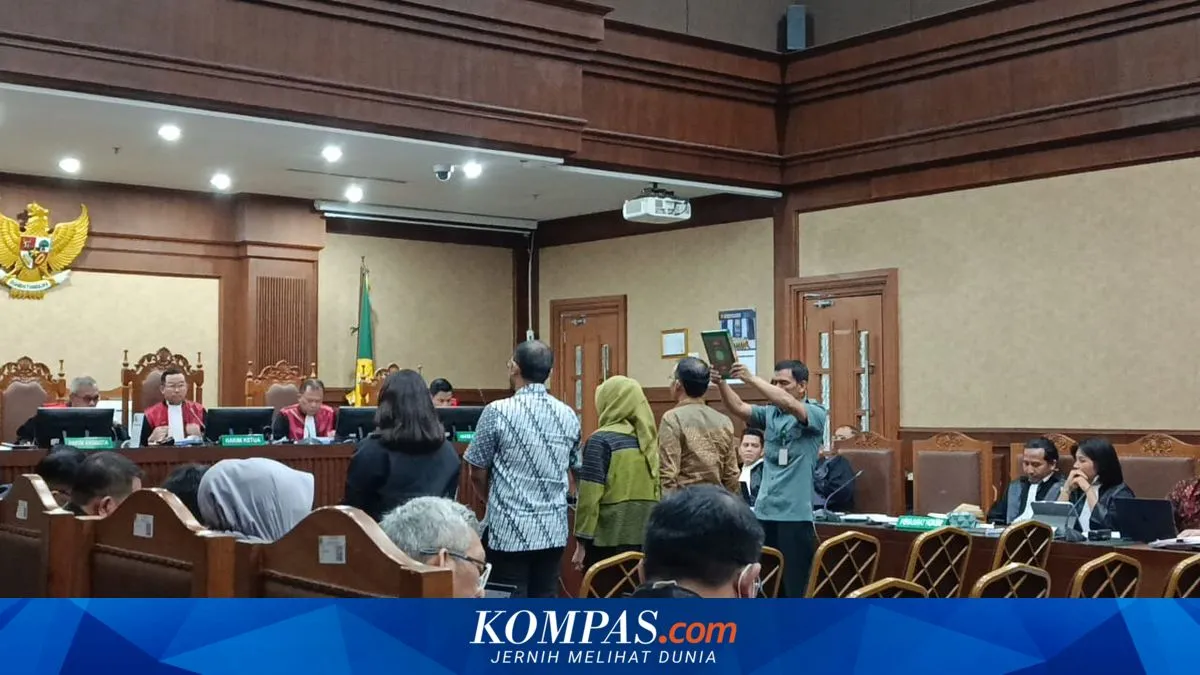 Saksi: Rencana Pengadaan Lab Komputer Kemendikbudristek 2020 Diubah Menjadi Laptop Chromebook