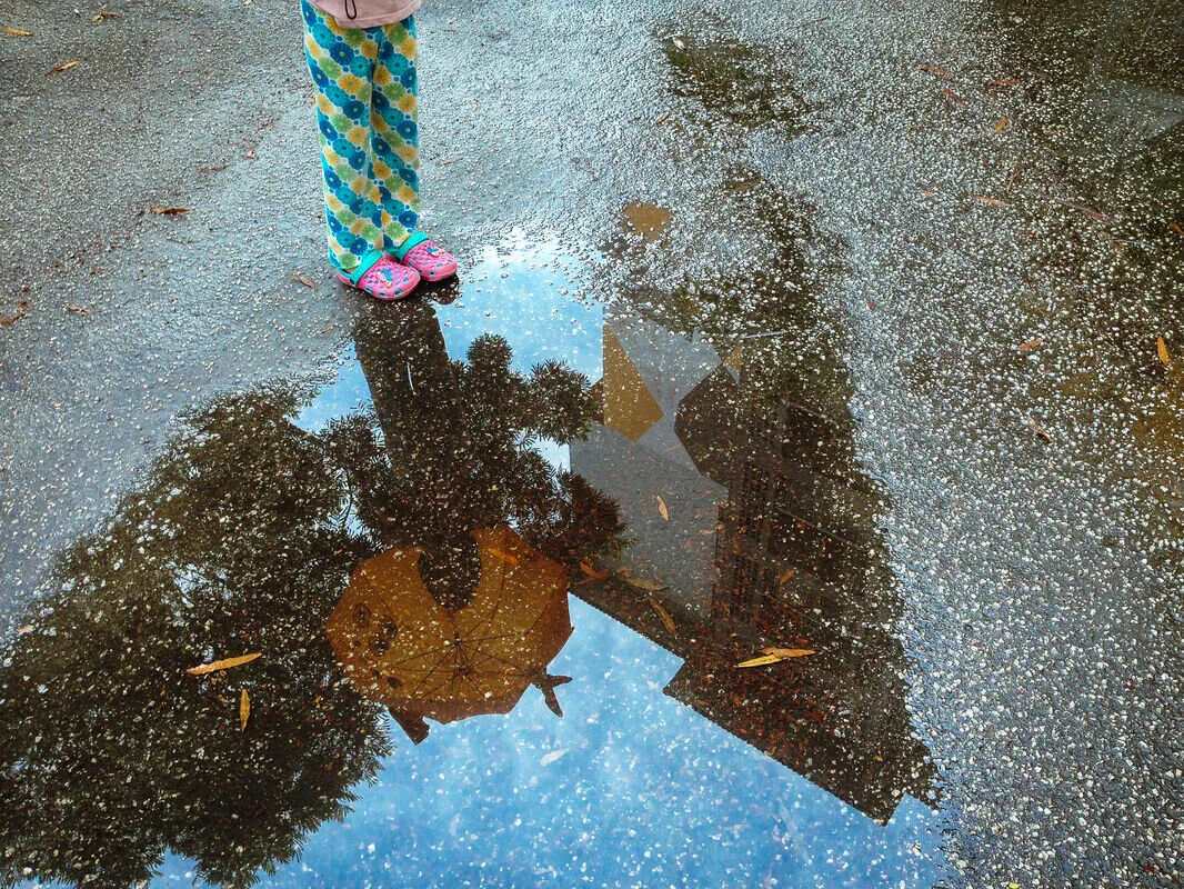 Siklus Polusi Plastik Global: Mikroplastik Terbawa Atmosfer dan Turun Bersama Air Hujan