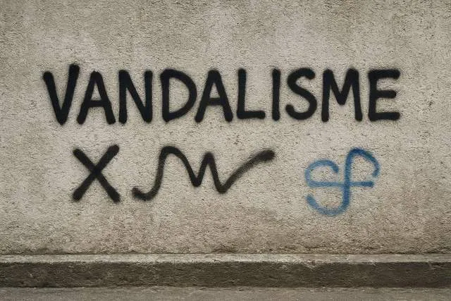 Vandalisme: Penyebab, Dampak, Aturan Hukum, dan Upaya Pencegahannya
