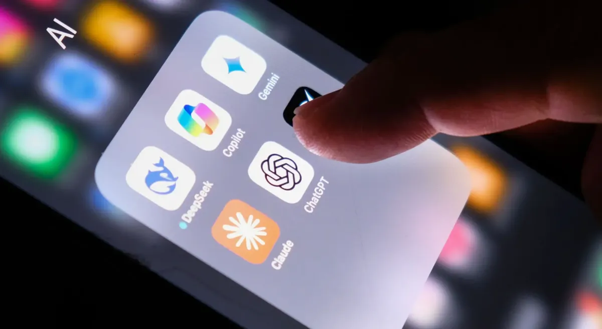 Fitur AI Generatif di Smartphone Dikritik: Dinilai Bias dan Berpotensi Memfasilitasi Penipuan