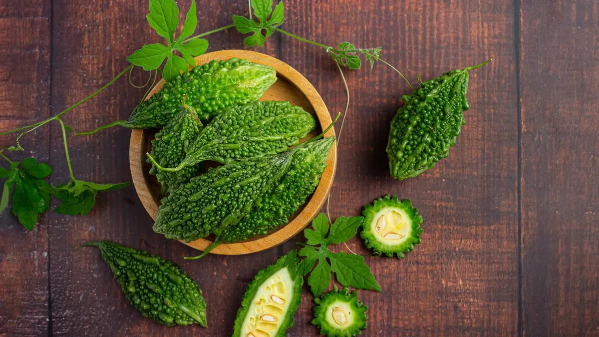 Cara Mengurangi Rasa Pahit Pare Tanpa Garam: Ditumis Singkat dengan Minyak