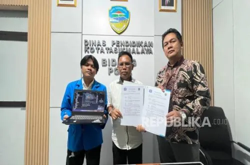 Mahasiswa UBSI Tasikmalaya Hibahkan Aplikasi SISMAKEL PGTK ke Dinas Pendidikan