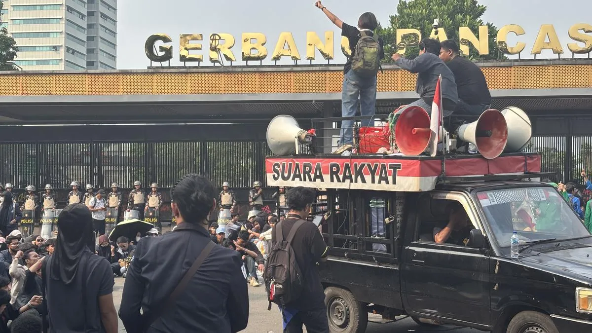 Demo Buruh Digelar di Silang Selatan Monas, Polisi Kerahkan 1.963 Personel