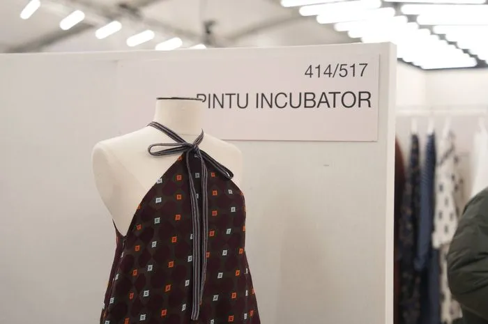 PINTU Incubator dan Lakon Indonesia Tampilkan Kolaborasi Wastra di Premiere Classe Paris