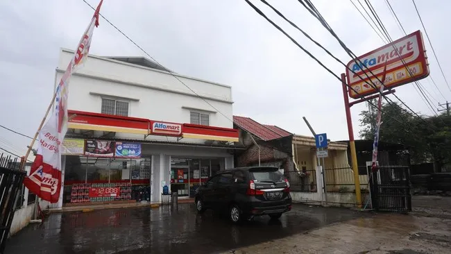 Panduan Biaya Franchise Alfamart 2025: Skema Kerja Sama, Modal Awal, Royalti, dan Syarat Mitra