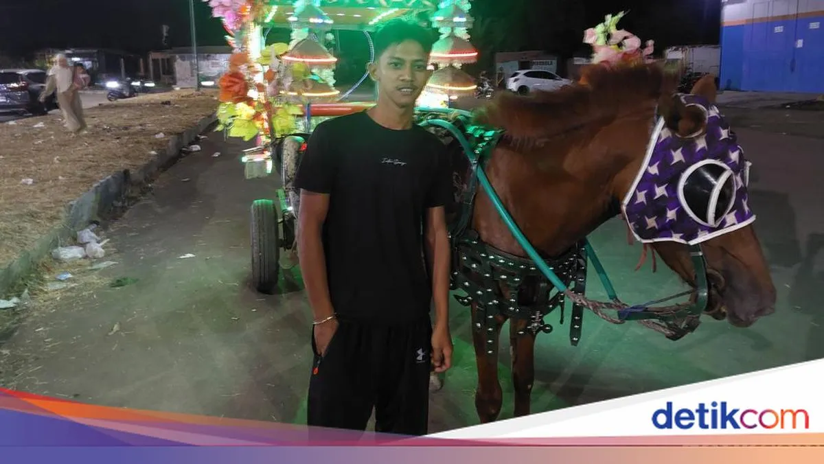 Delman Berlampu dan Wisata Malam di Pusat Jajanan Kuliner Trusmi Cirebon