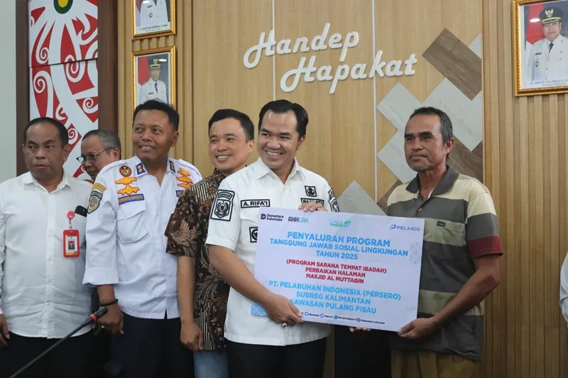 Bupati Pulang Pisau Terima Bantuan TJSL dari Pelindo Regional III
