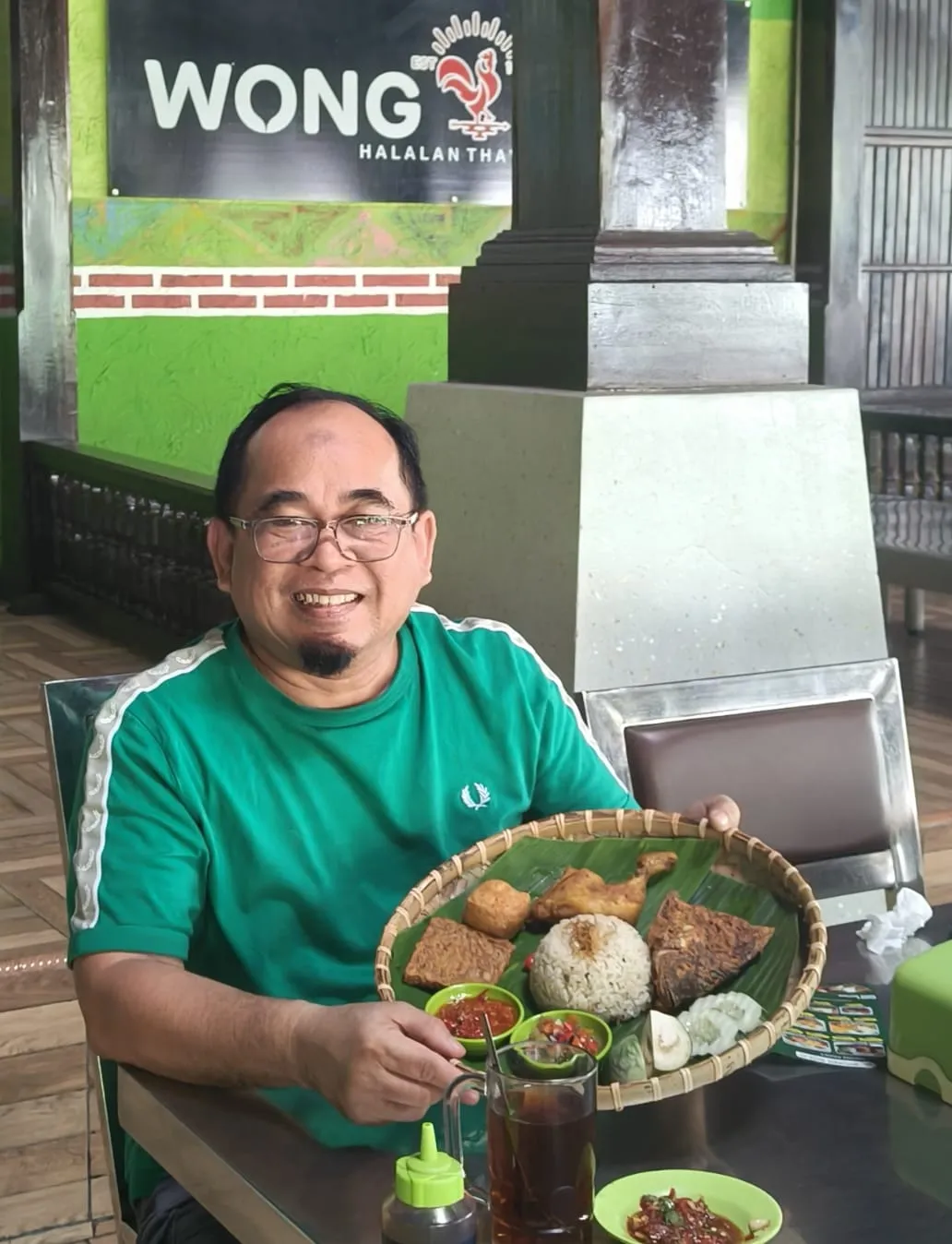 RM Ayam Bakar Wong Solo Makassar Luncurkan Menu Nasi Liwet Sunda