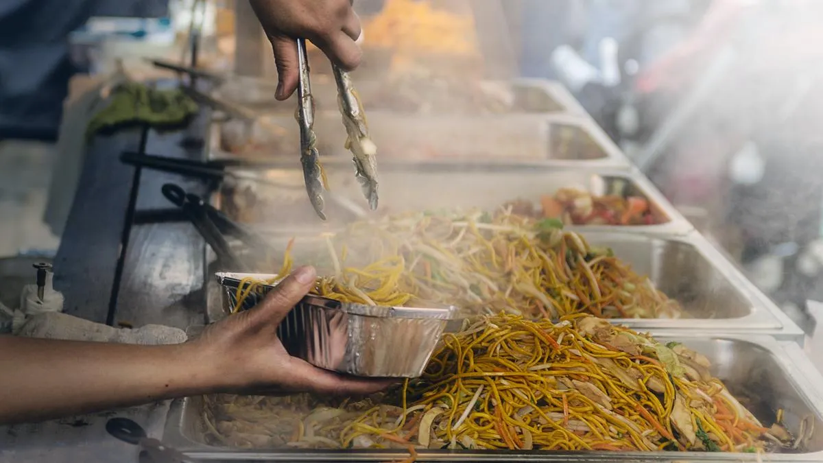 Tiga Pilihan Kuliner di Pasar Senen Jakarta: Nasi Kapau, Mie Legendaris, hingga Seafood