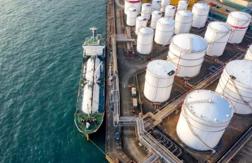 Stok Minyak Mentah AS Turun, Impor Minyak India Menyusut di Tengah Tekanan Tarif