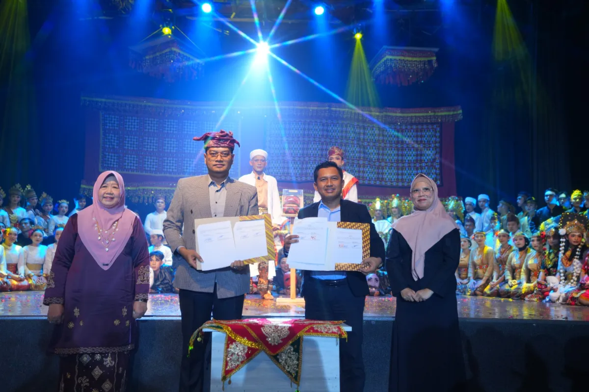 Prodi Pendidikan Tari Unila Pentaskan Sendratari “Jejak Khah 2025” di Taman Budaya Lampung