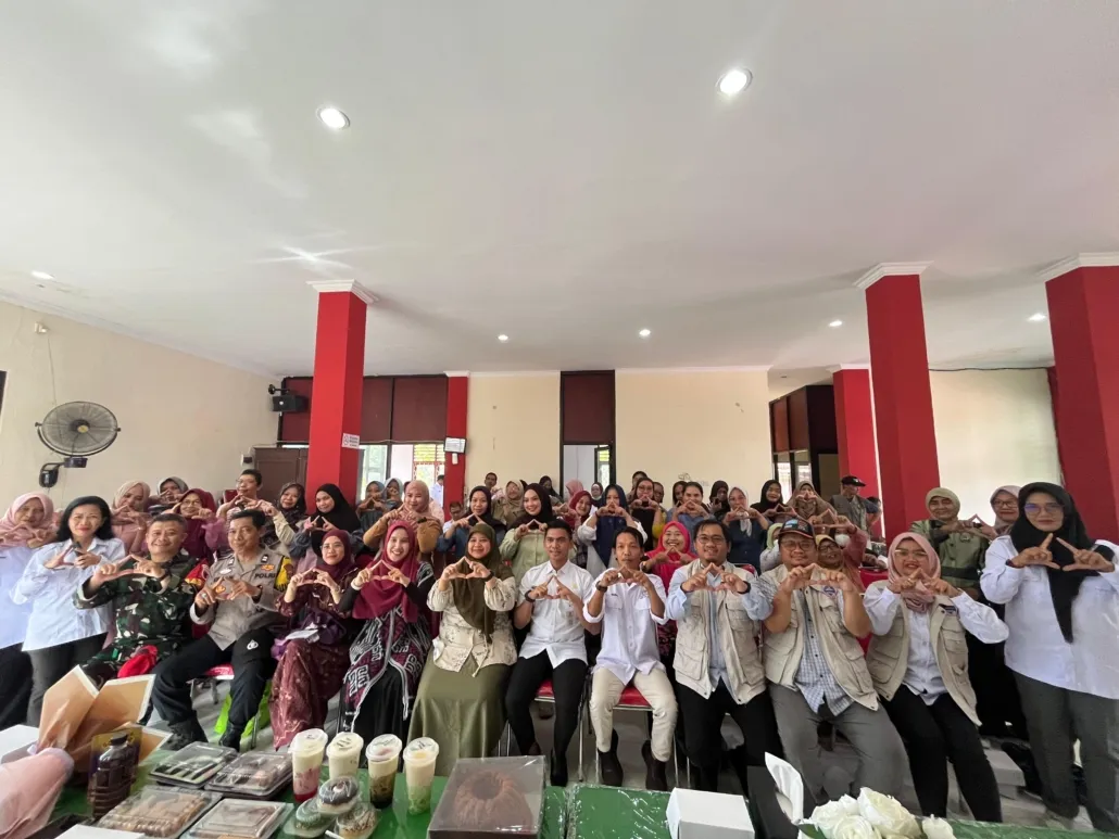 Dosen Universitas Mulia Dampingi UMKM Gunung Sari Ulu Perkuat Pemasaran Digital