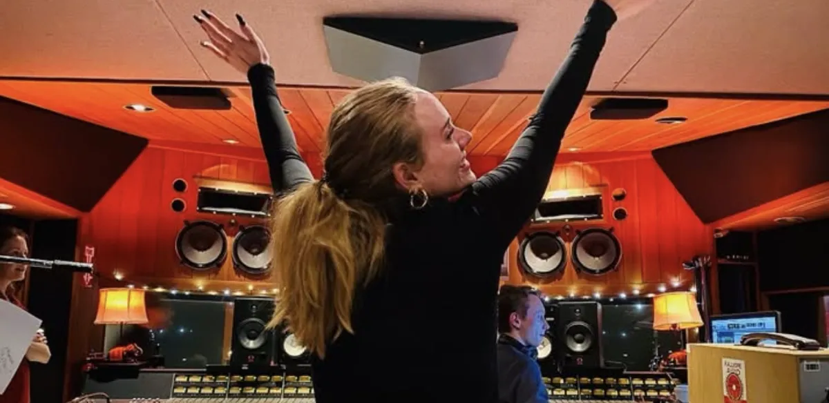 Adele Dikabarkan Debut Akting Lewat Film Adaptasi "Cry to Heaven" Garapan Tom Ford