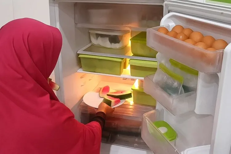 Cara Praktis Membersihkan Kulkas dengan Cuka, Modal di Bawah Rp10.000