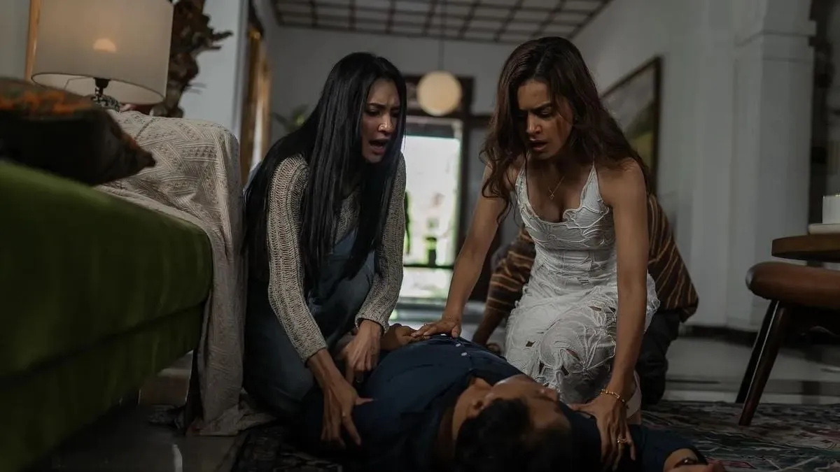Film Zombie Indonesia "Abadi Nan Jaya" Duduki Peringkat 2 Netflix, Angkat Eksperimen Jamu Berujung Wabah