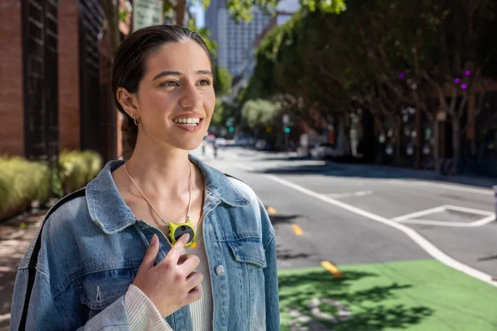 Looki L1 Meluncur di China, Wearable AI dengan Kamera 4K dan Vlog Otomatis