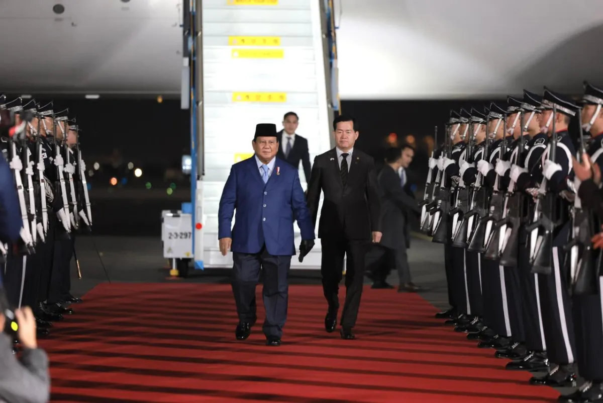 Prabowo Tiba di Busan, Hadiri Rangkaian KTT APEC 2025 di Gyeongju