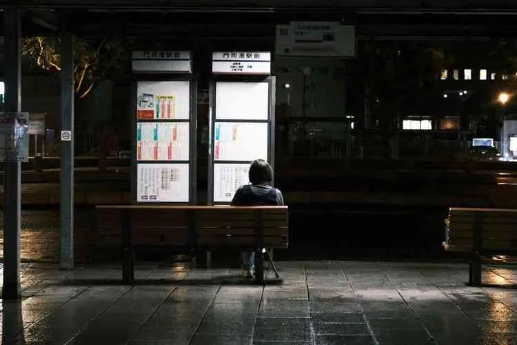 Menyadari Kehilangan Teman: Pengalaman yang Kerap Mengiringi Proses Dewasa