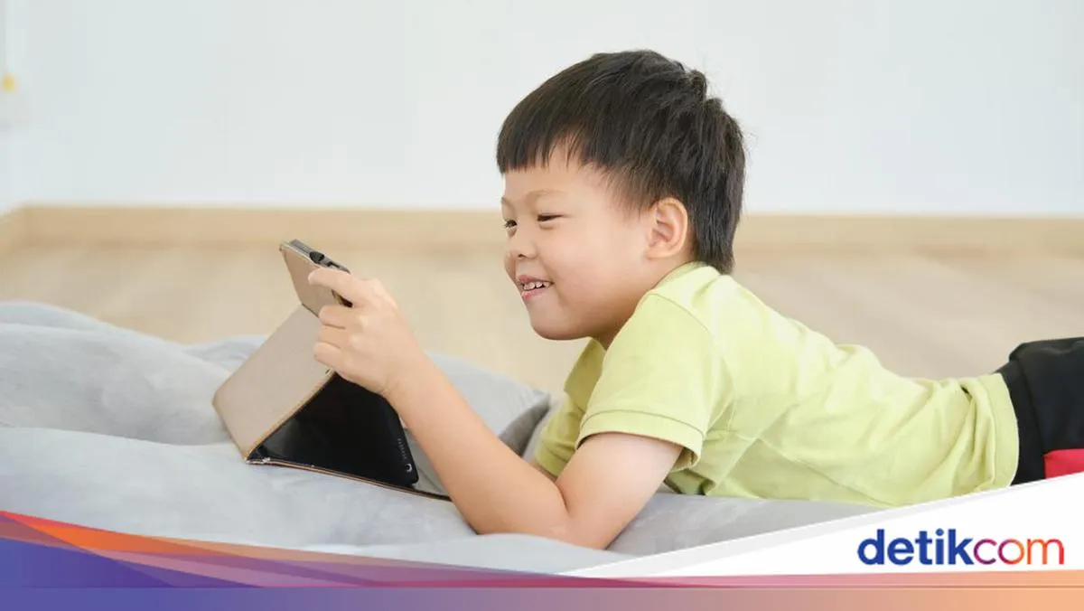 Praktisi Montessori Beri Panduan Aman Mengenalkan Gadget pada Anak