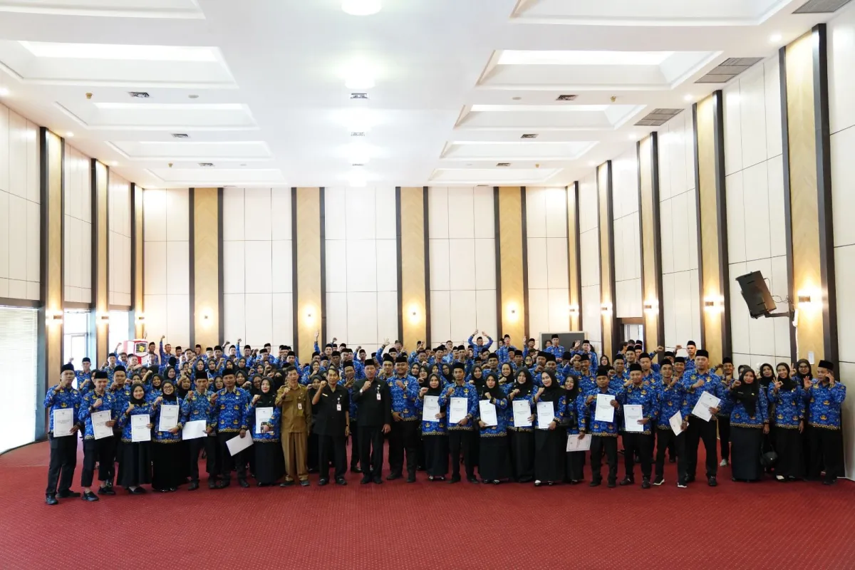 Pemkab Bengkalis Serahkan SK kepada 228 PPPK Paruh Waktu di Lingkungan Setda