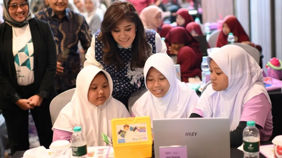 Amazon dan AWS Edukasi 400+ Siswi di Karawang-Bekasi soal AI, Coding, hingga Pengembangan Gim